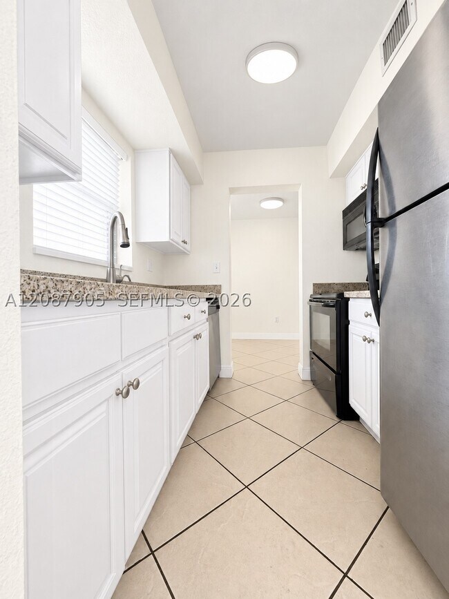 Foto del edificio - 8475 SW 94th St