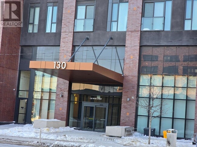 Building Photo - 130 River St