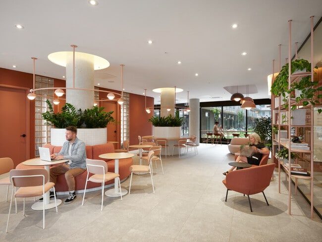 Building Photo - Mellem Ville-Marie