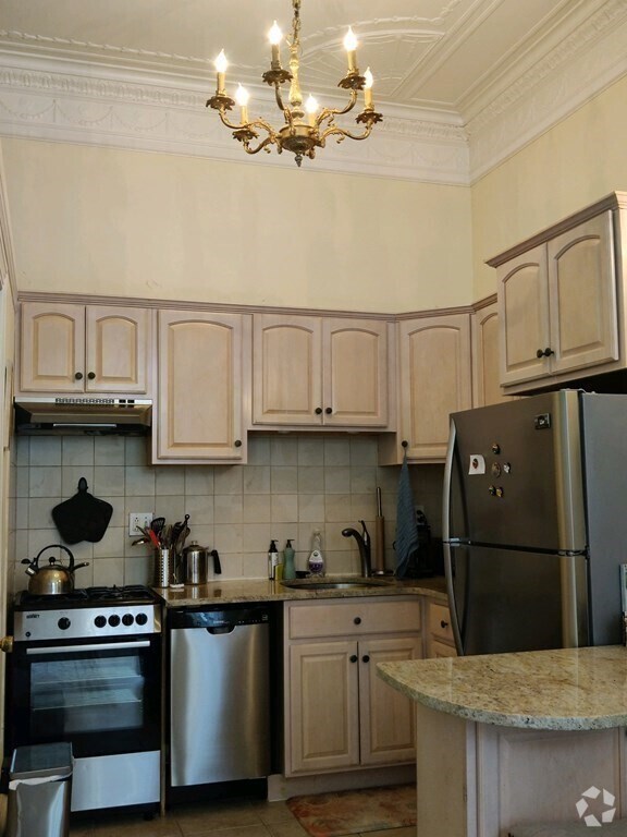Building Photo - 63 Marlborough St