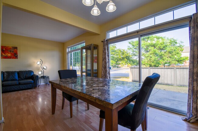 Foto del edificio - 1704 Windward Ave