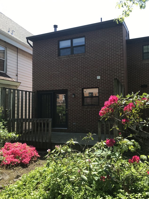 209 6th St, Blawnox, PA 15238 Townhome Rentals in Blawnox PA