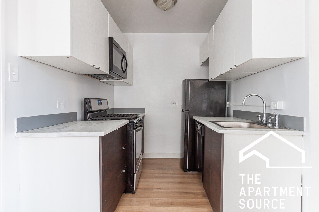 Photo - 2756 North Pine Grove Ave. Unit 808