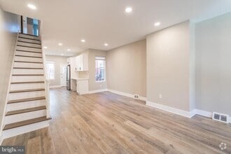 Building Photo - 833 N Markoe St