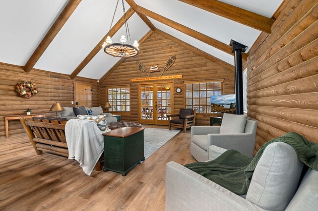 Foto del edificio - 19412 Pinecrest Ln