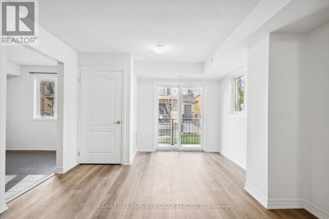 Photo du bâtiment - 27 Madelaine Dr