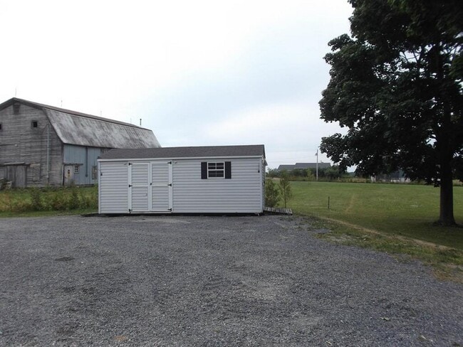 Foto del edificio - 7525 Ethan Allen Hwy