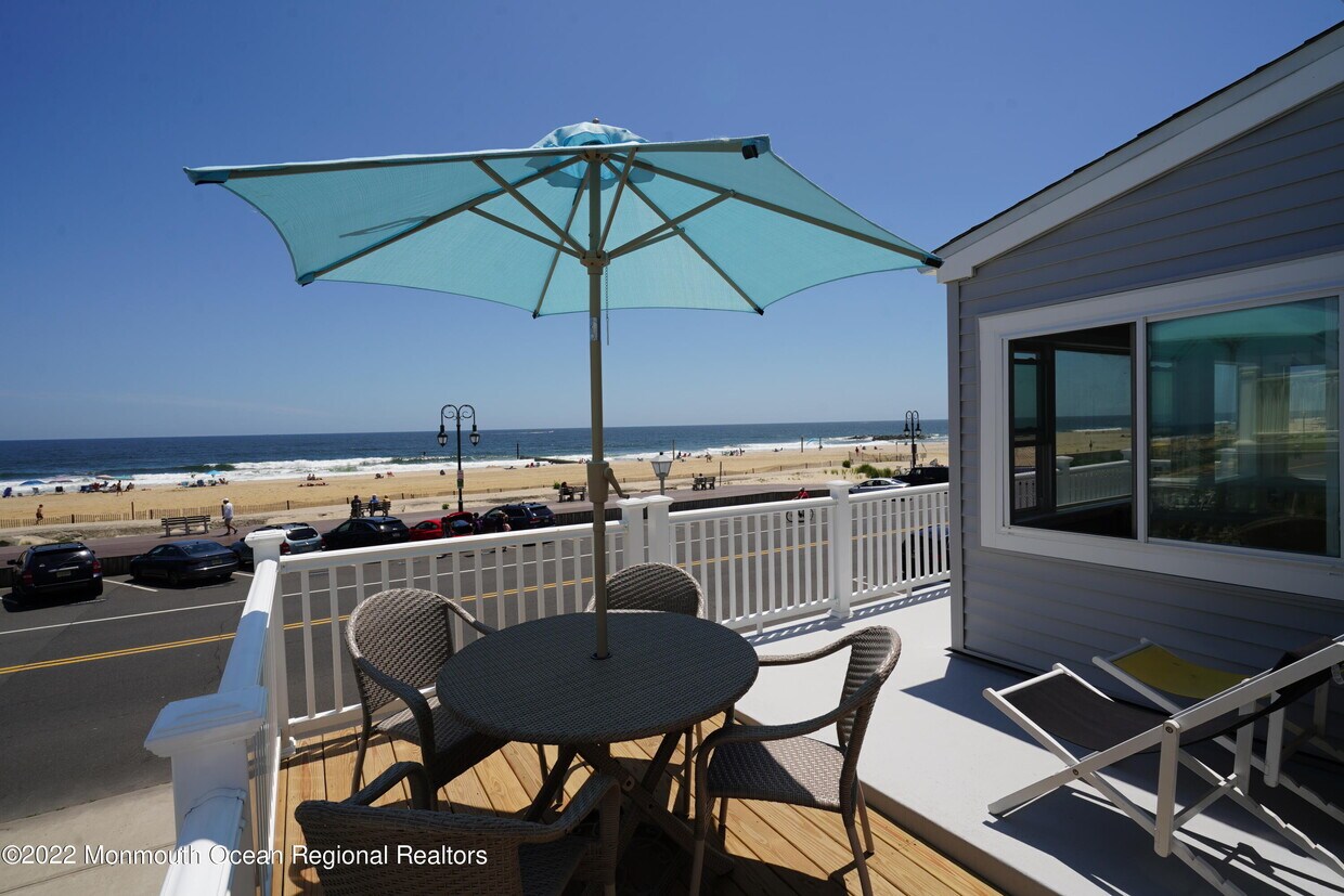 Primary Photo - 2010 Ocean Ave