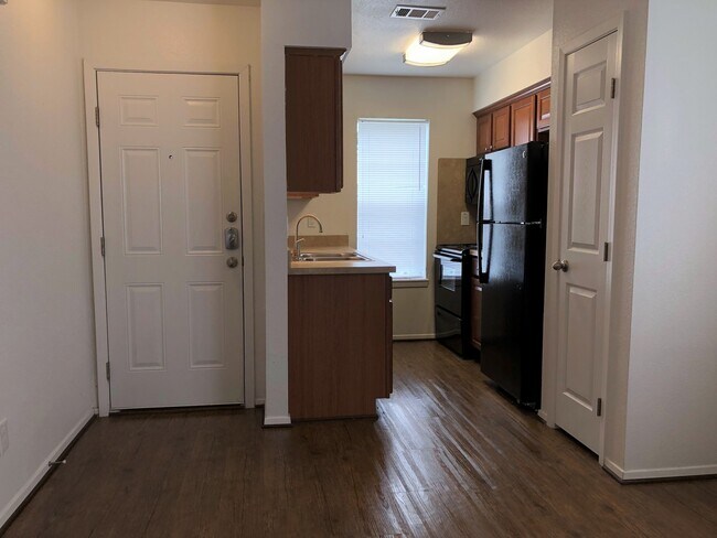 Building Photo - 3705EL