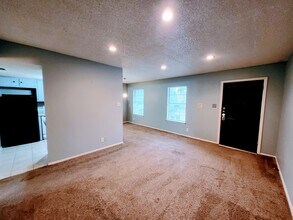 Building Photo - 3429 Willowrun Dr