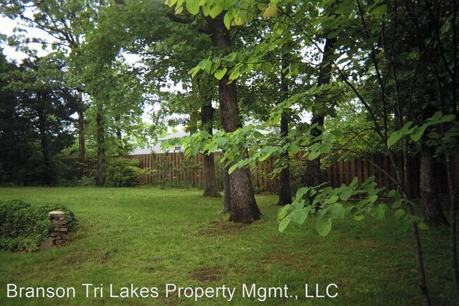 Building Photo - 3 br, 2 bath House - 604 S. Old County Road