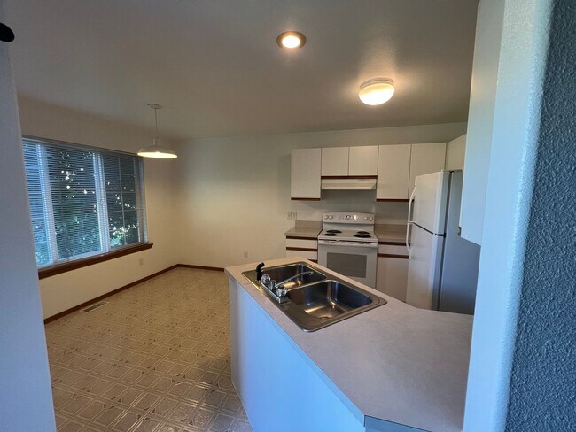 Building Photo - 1362 Brown St