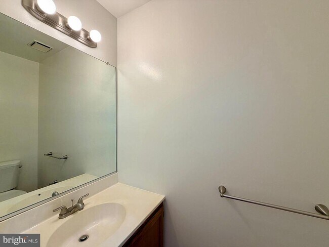 Foto del edificio - 6064 Majors Ln