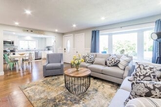 Building Photo - 43 Edgartown Rd