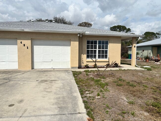 Building Photo - 492 Del Monte Rd