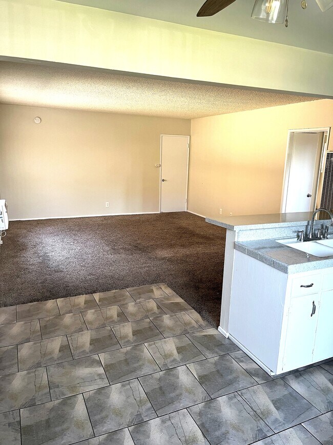Building Photo - 538 Silverwood Ave