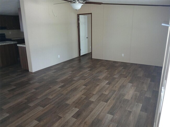 Building Photo - 7070 FM1115