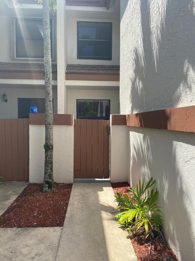 Building Photo - 12692 Shoreline Dr