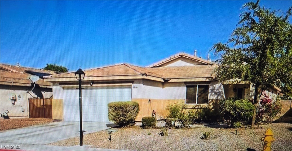 Foto principal - 5012 River Splash Ave