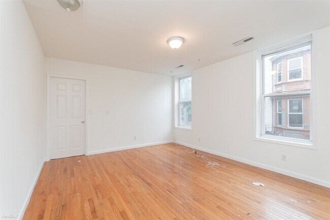 Foto del edificio - 3 br, 1 bath Triplex - 1603 W OXFORD ST Un...