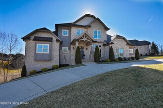 Building Photo - 14000 Glendower Dr