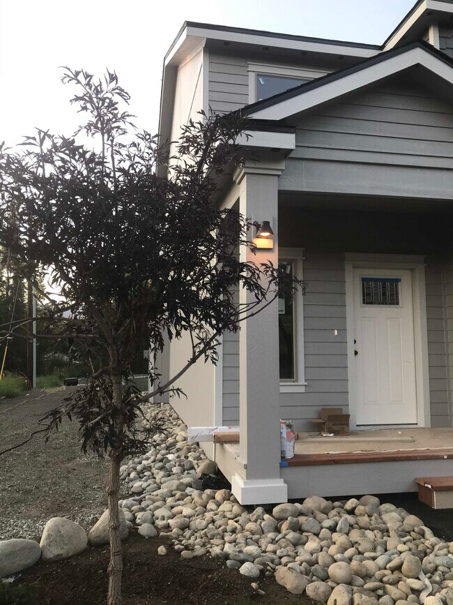 Building Photo - 5701 E Porcupine Ave
