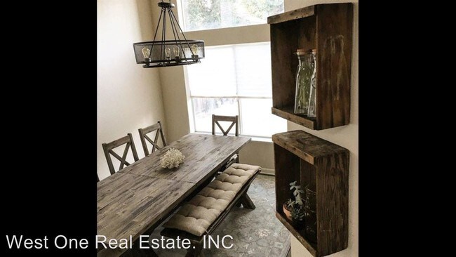 Building Photo - 4 br, 3 bath House - 1352 Whittingham Drive