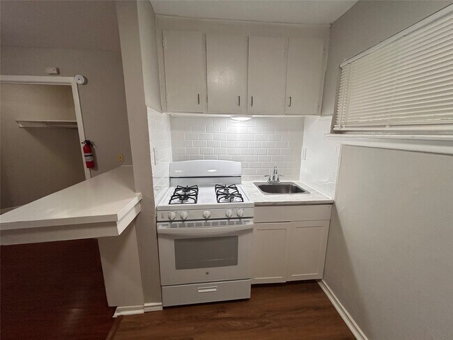 Foto del edificio - 8803 Timberside Dr