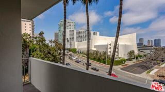 Building Photo - 10433 Wilshire Blvd