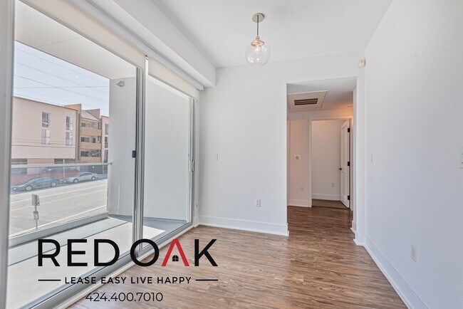 Foto del edificio - 1168 S Barrington Ave