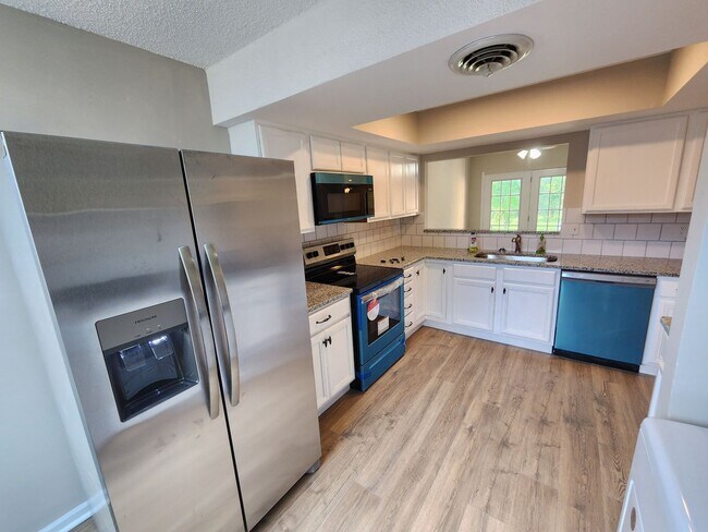 Foto del edificio - 9 Hickory Ct