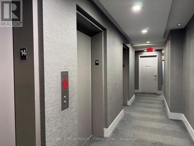 Building Photo - 199 Richmond St W