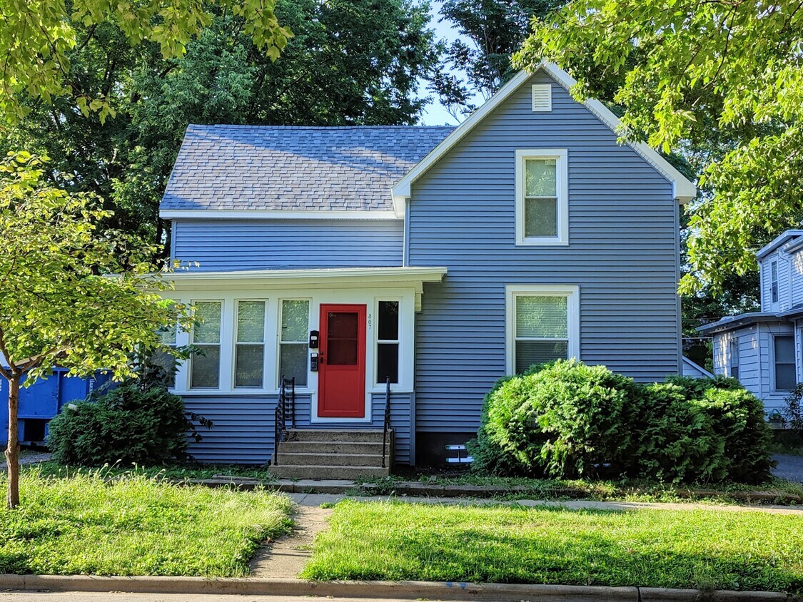 Foto principal - 307 W Illinois St
