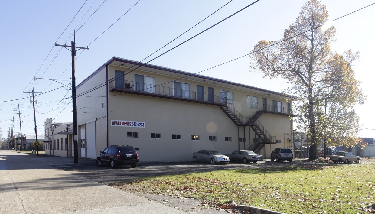 Foto del edificio - 300 SW Railroad Ave