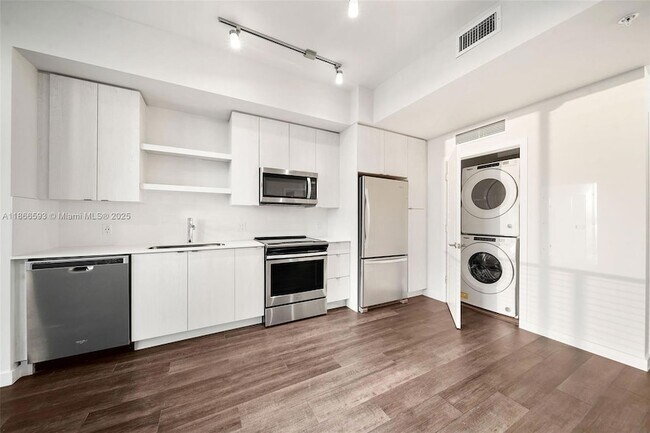 Foto del edificio - 555 NE 8th St