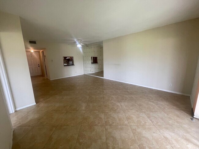 Building Photo - 7600 NW 5th Ct