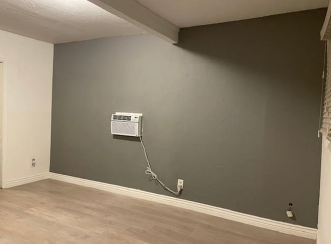 Foto del edificio - 1161 E Polk St