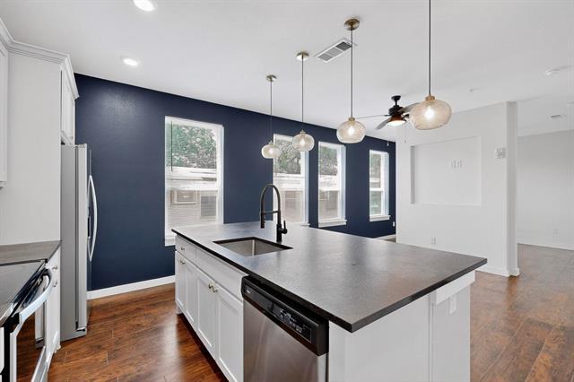 Building Photo - 800 S Welch St