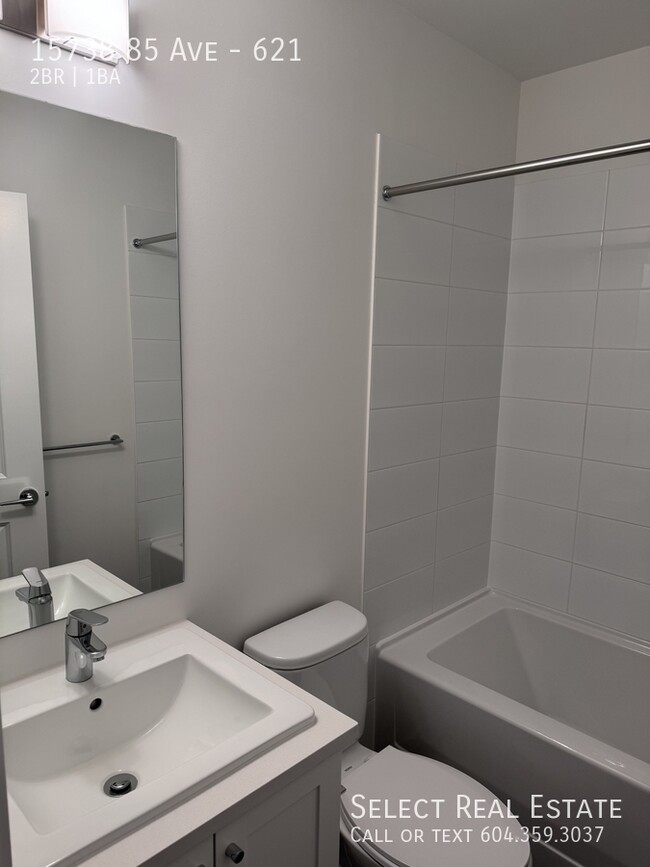 Photo du bâtiment - 15738-15785 85 Ave