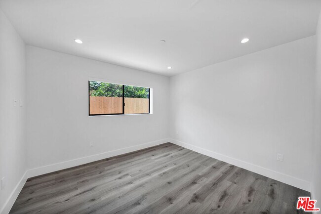 Foto del edificio - 11522 1/2 Emelita St