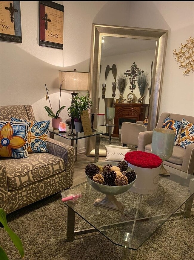 Building Photo - 972 SW 6th Ave