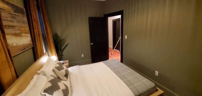 Building Photo - 101 Calumet St