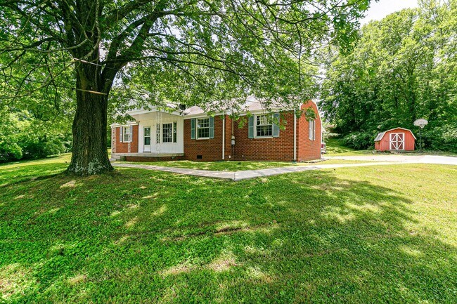 Foto del edificio - Cozy One Story, 3 bedroom, 2 baths, 1411 sqft