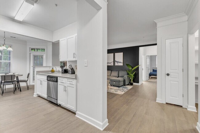 Foto del edificio - 1803 Brisbane Woods Way