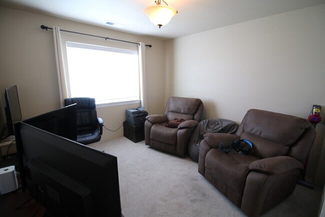 Building Photo - 3610 Jerome Ln
