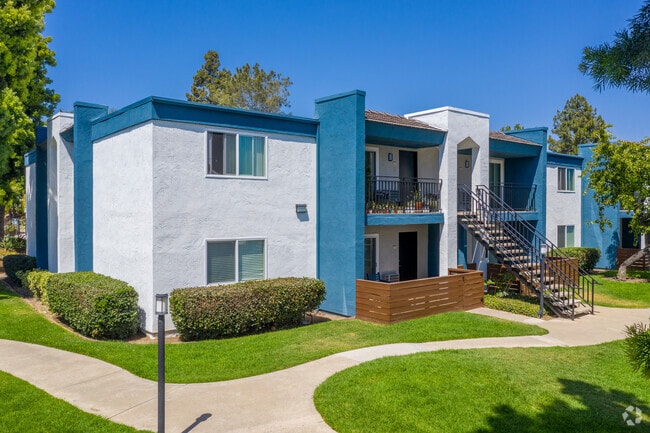 Building Photo - Cove La Mesa