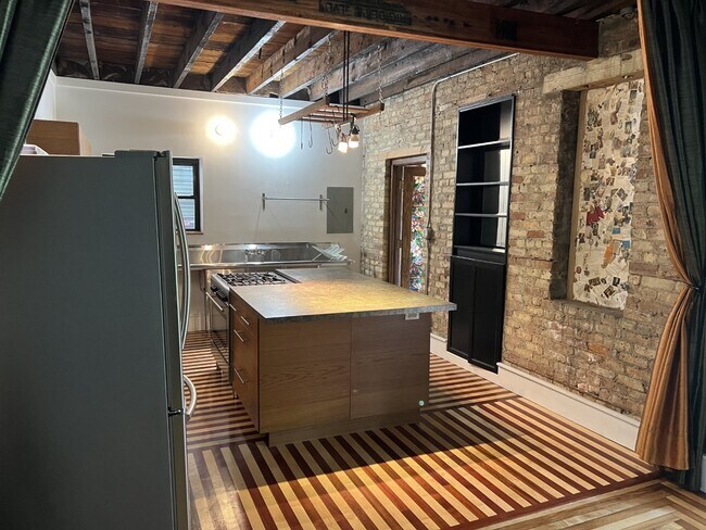 Foto del edificio - 2146 N Magnolia Ave