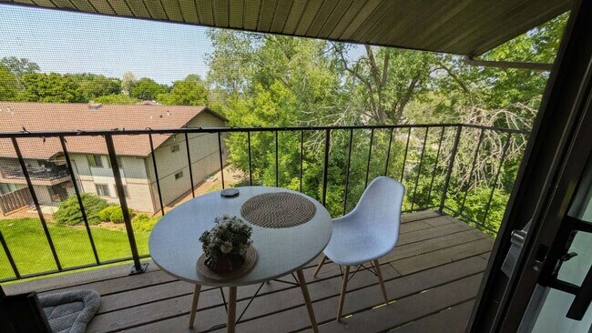 Foto del edificio - 5333 Brody Dr