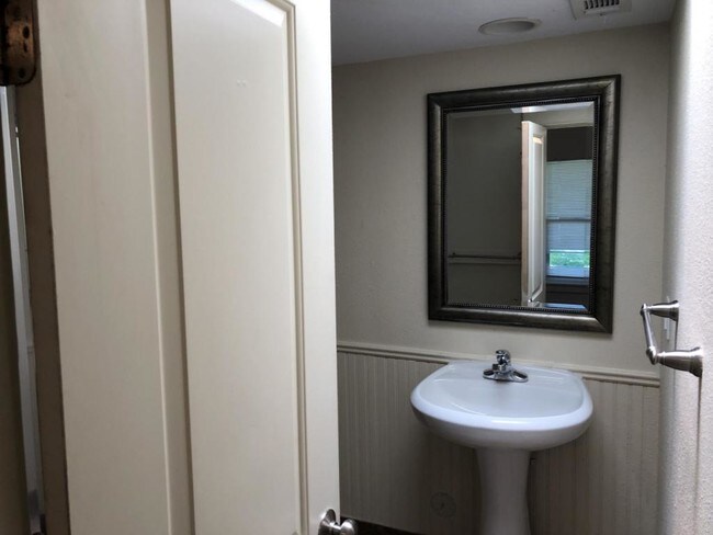 Foto del edificio - 719 S Pearl St