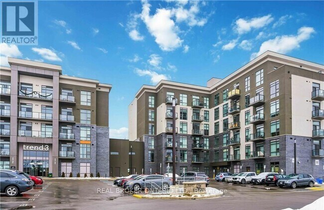 Building Photo - 470 Dundas St E